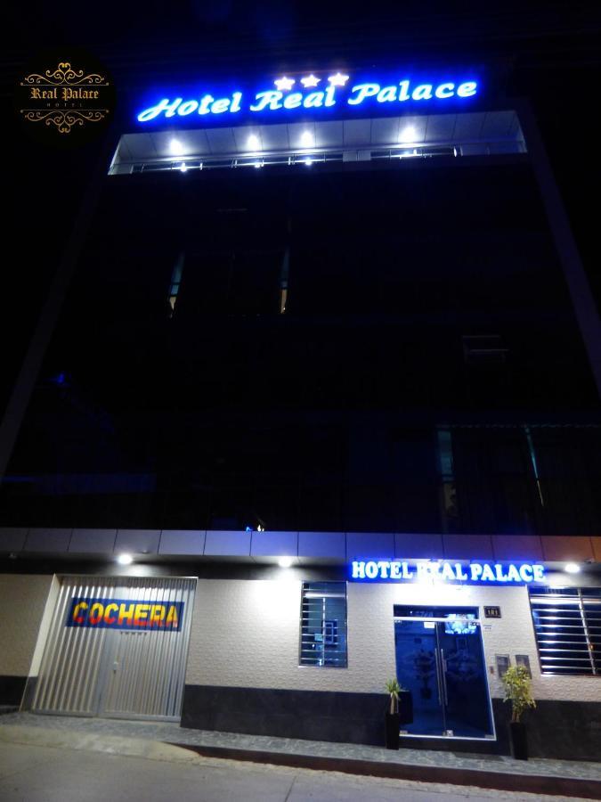 Hotel Real Palace Churin Esterno foto