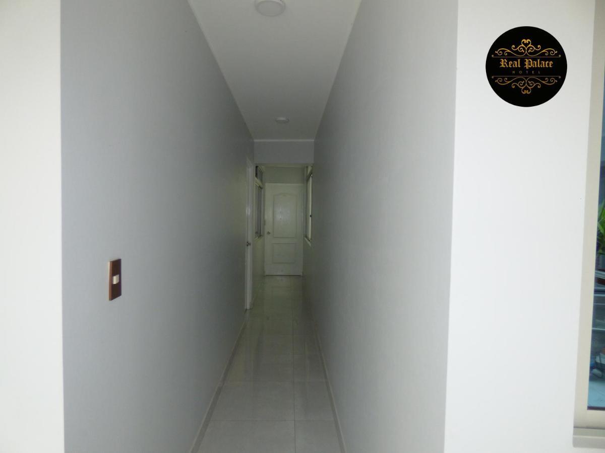 Hotel Real Palace Churin Esterno foto