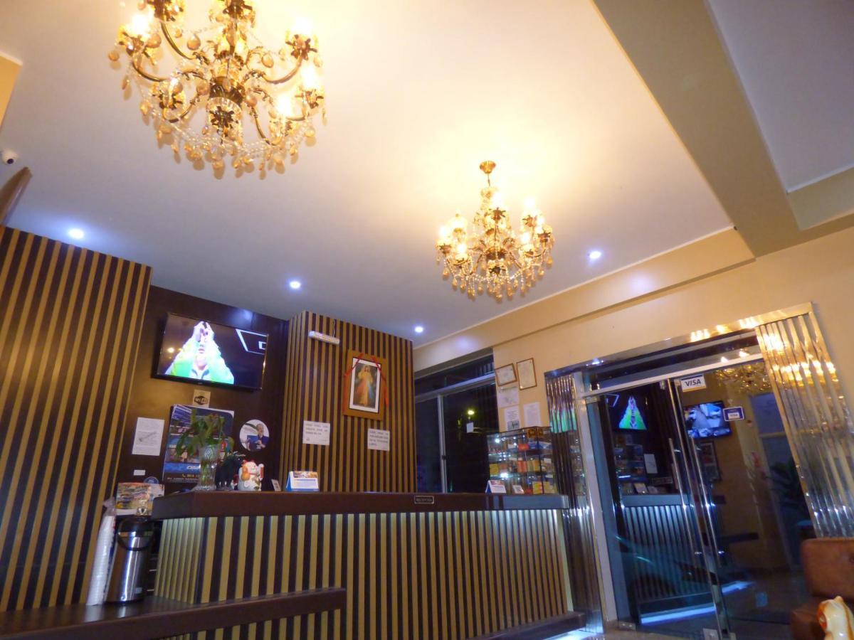 Hotel Real Palace Churin Esterno foto